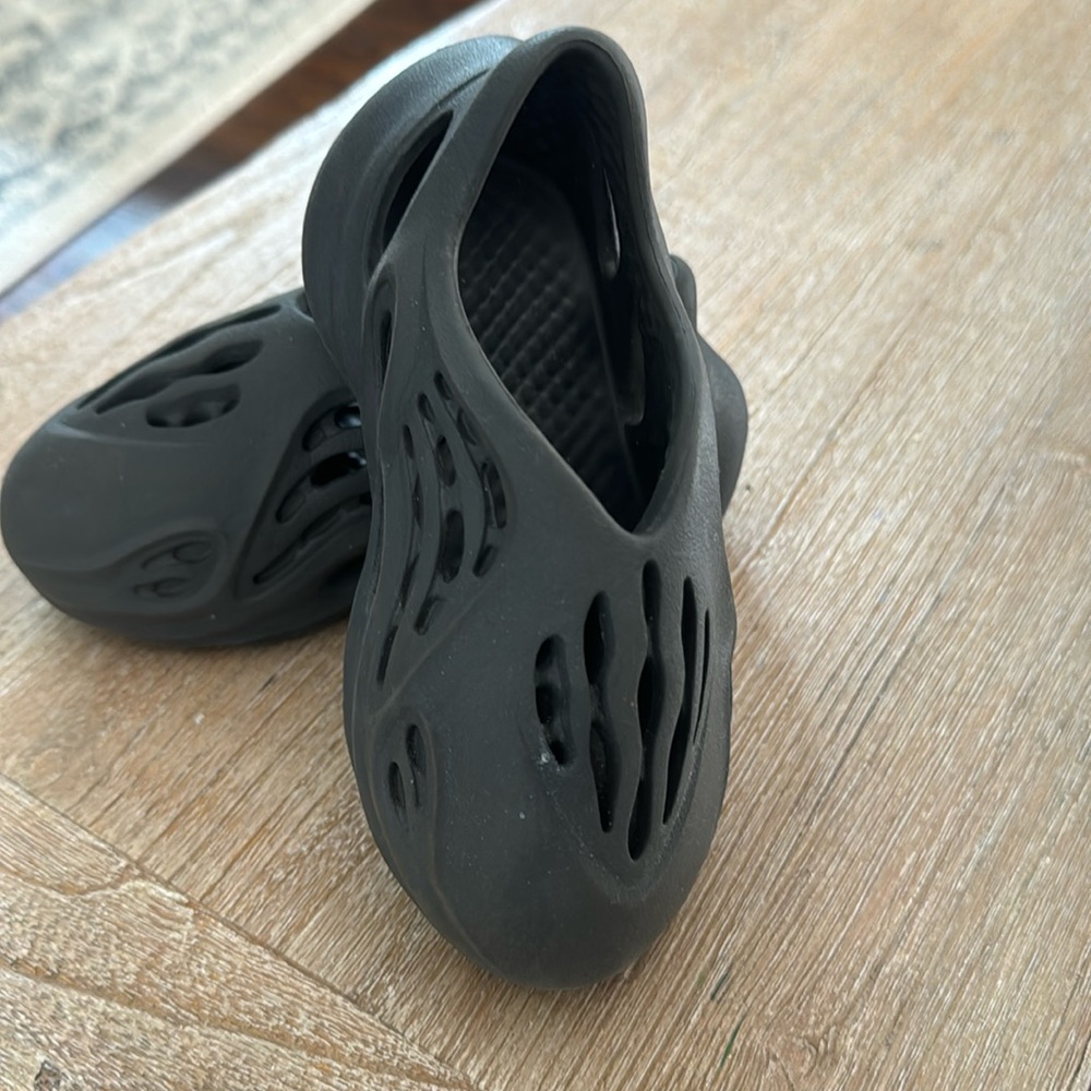 Authentic Yeezy Foam Runner toddler size 8